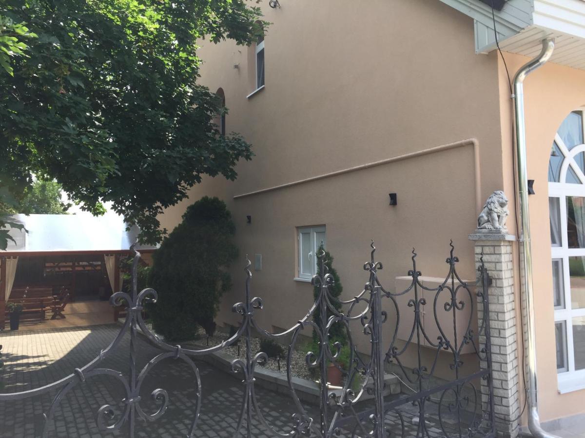 Patavar Panzio Etterem Gyongyospata Εξωτερικό φωτογραφία